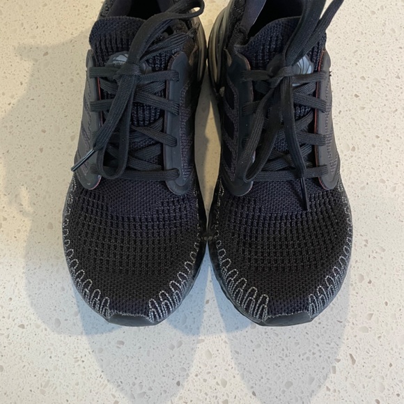 Youth Adidas 007 Ultraboost - Picture 3 of 3